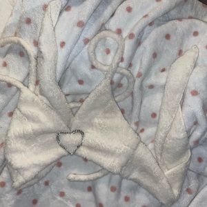 super cute, backless, white fluffy Y2K top🤍